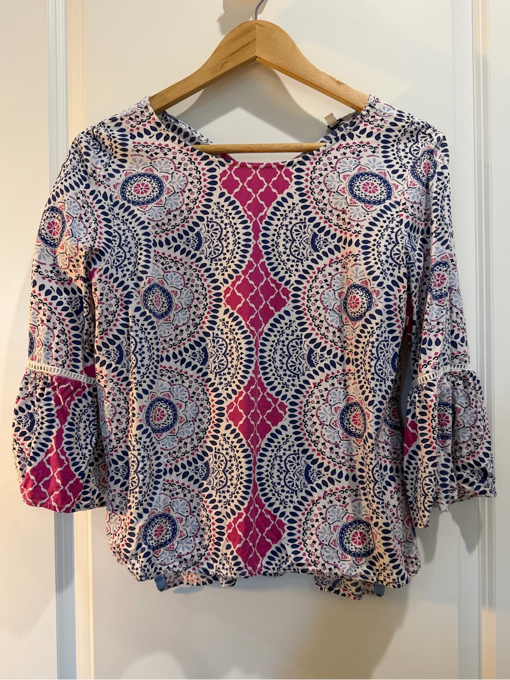 Crown & Ivy Petite Medallion Print Bell Sleeve Blouse Pink Blue PM‎